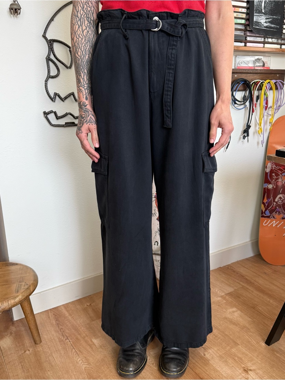 Levis Black High Waisted Wide Leg Belted Cargo Pants ~ Size 31